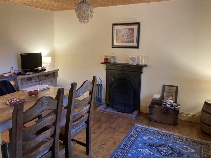 Doon Cottage Dining Area